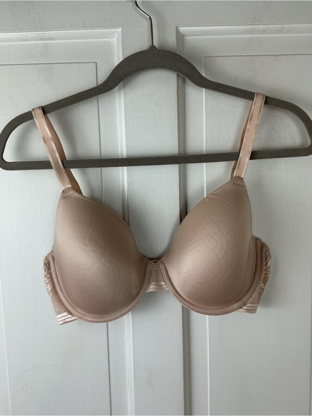 Wacoal 853340 Size 34D Net Effect T-Shirt and Lace‎ Bra